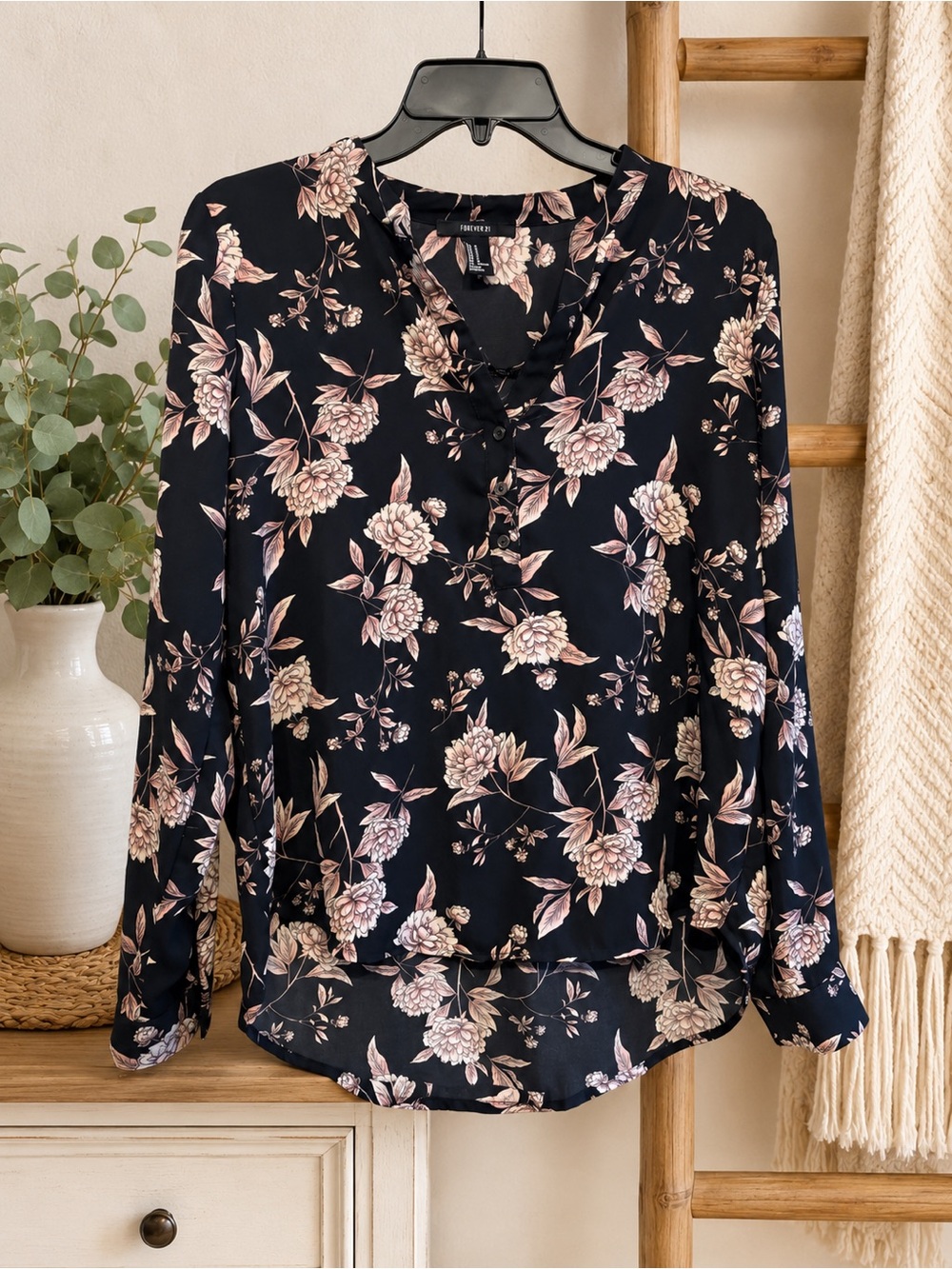 Forever 21 Black Floral Long Sleeve Blouse Women’s Medium